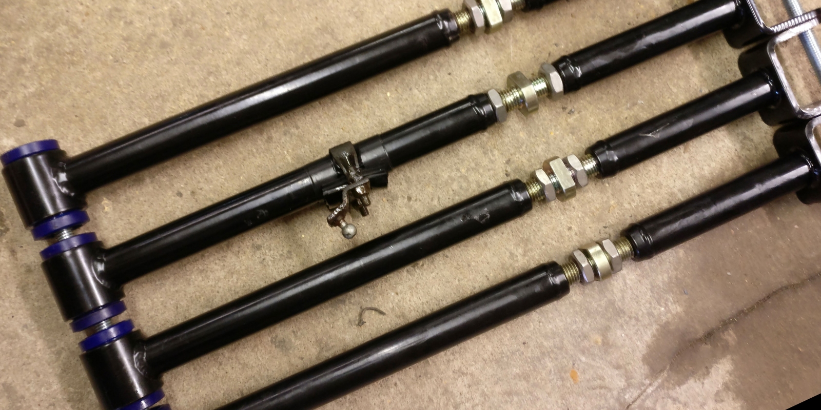 Four Cookbit adjustable tie-bars