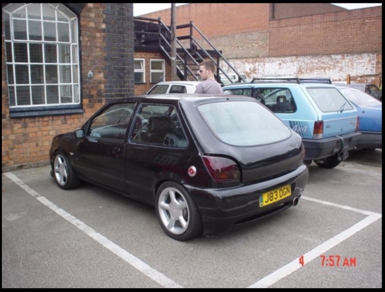 Some knob-head getting into his 1.1 Fiesta ;o)